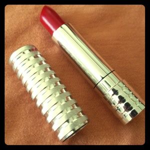 Clinique matte crimson lipstick